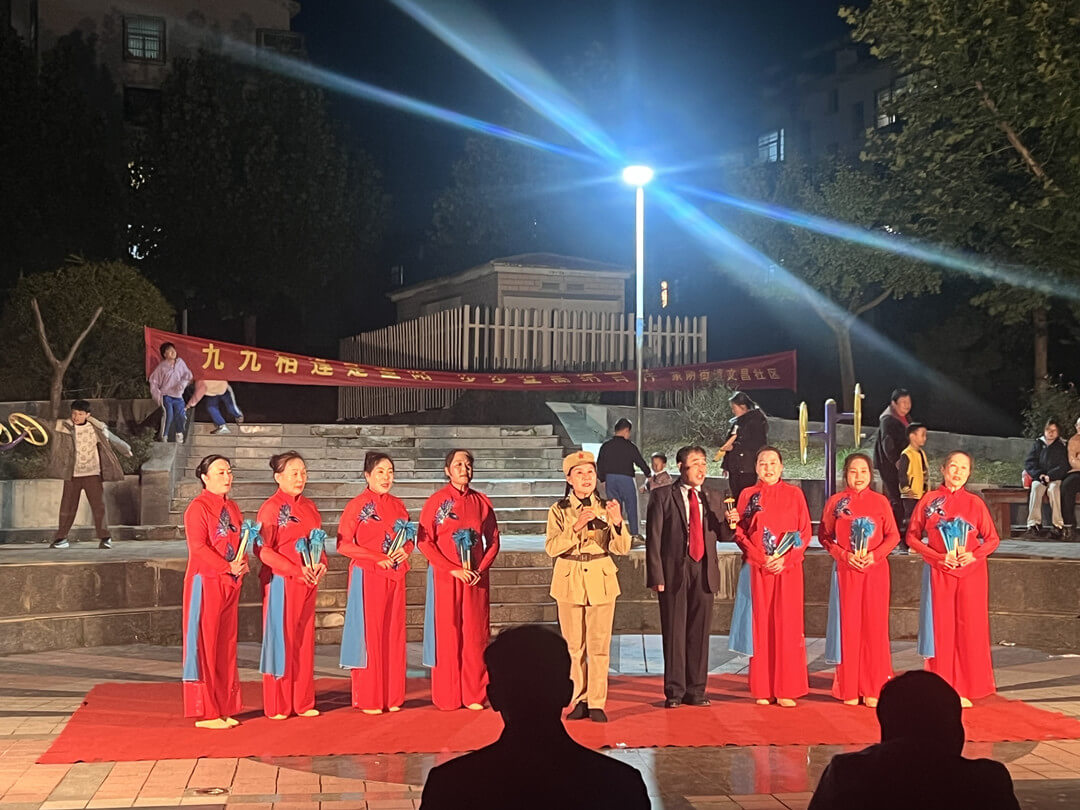 蒙阴县蒙阴街道文昌社区：歌声飞扬 文艺巡演颂夕阳